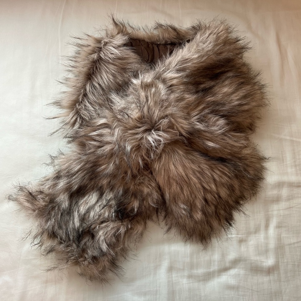 Aritzia Auxiliary Faux Fur Scarf/Wrap (NWOT)